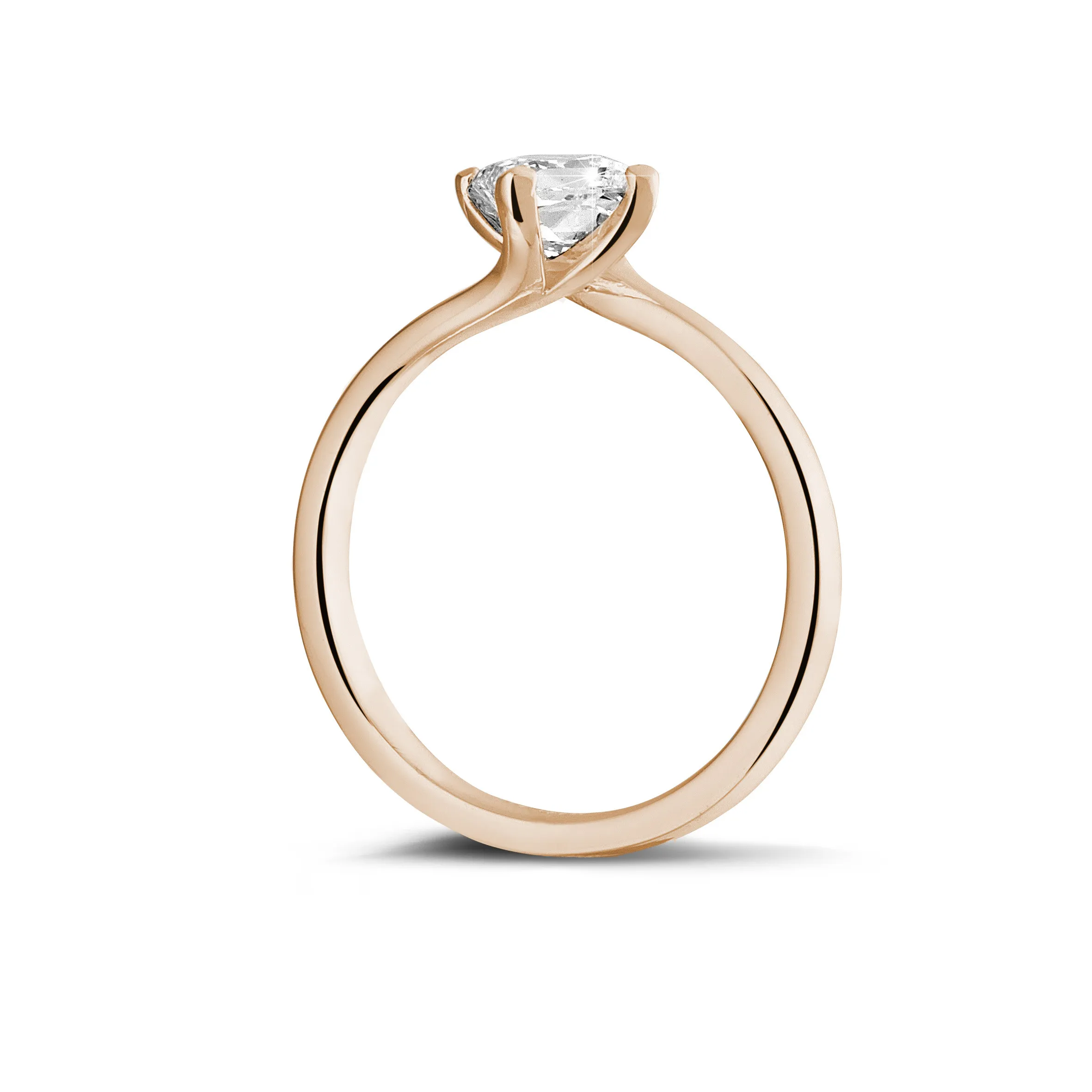 0.70 quilates anillo solitario en oro rojo con diamante talla princesa 