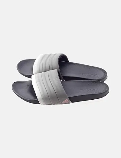 Adidas Chancla banda gris