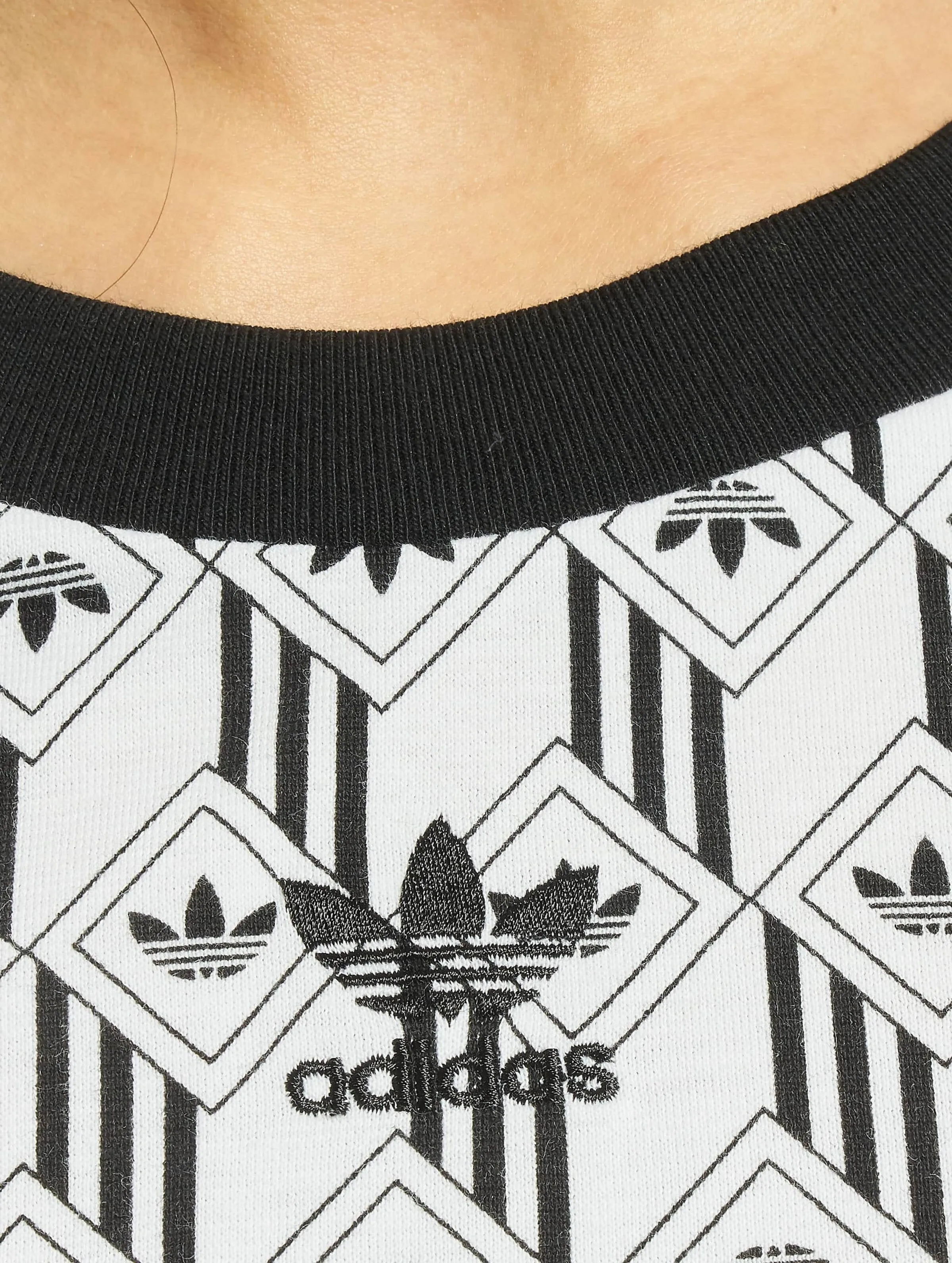 ADIDAS ORIGINALS ADIDAS CROPPED TSHIRT