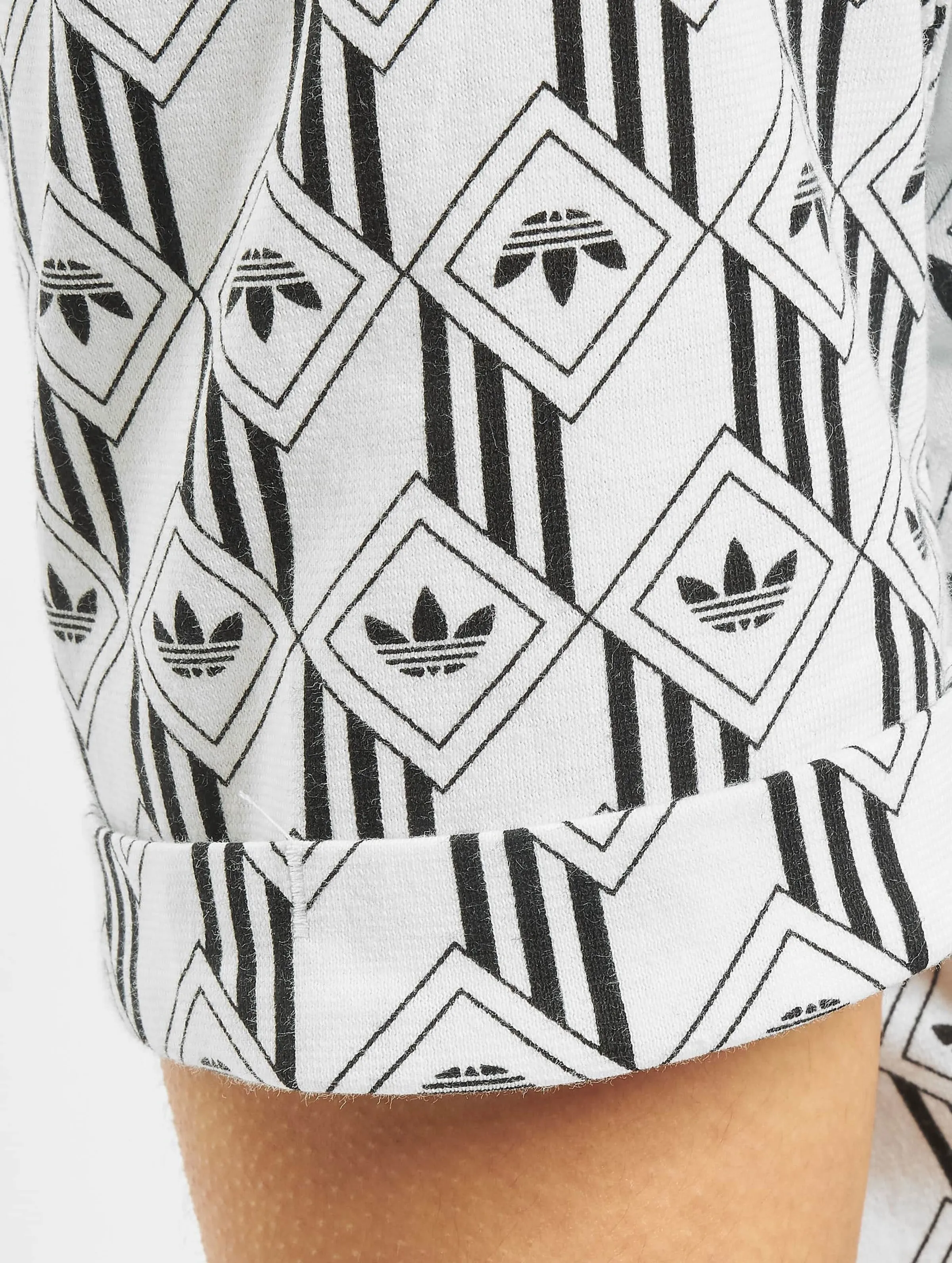 ADIDAS ORIGINALS ADIDAS CROPPED TSHIRT