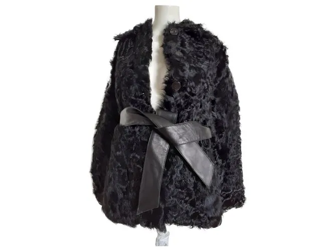 Antik Batik Abrigos, Ropa de calle Negro 