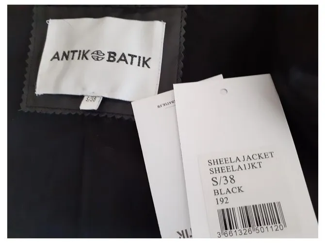 Antik Batik Abrigos, Ropa de calle Negro 