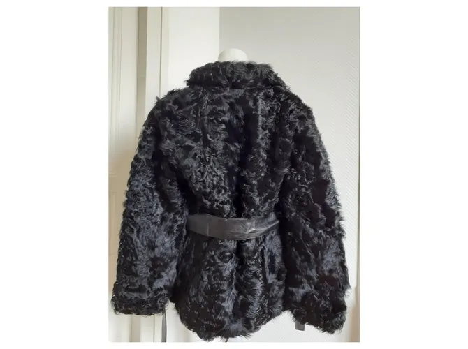 Antik Batik Abrigos, Ropa de calle Negro 