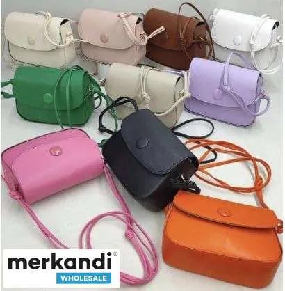 Aporta no solo calidad, sino también un toque de moda a tu vida cotidiana con nuestros bolsos de mujer, gracias a una selección 