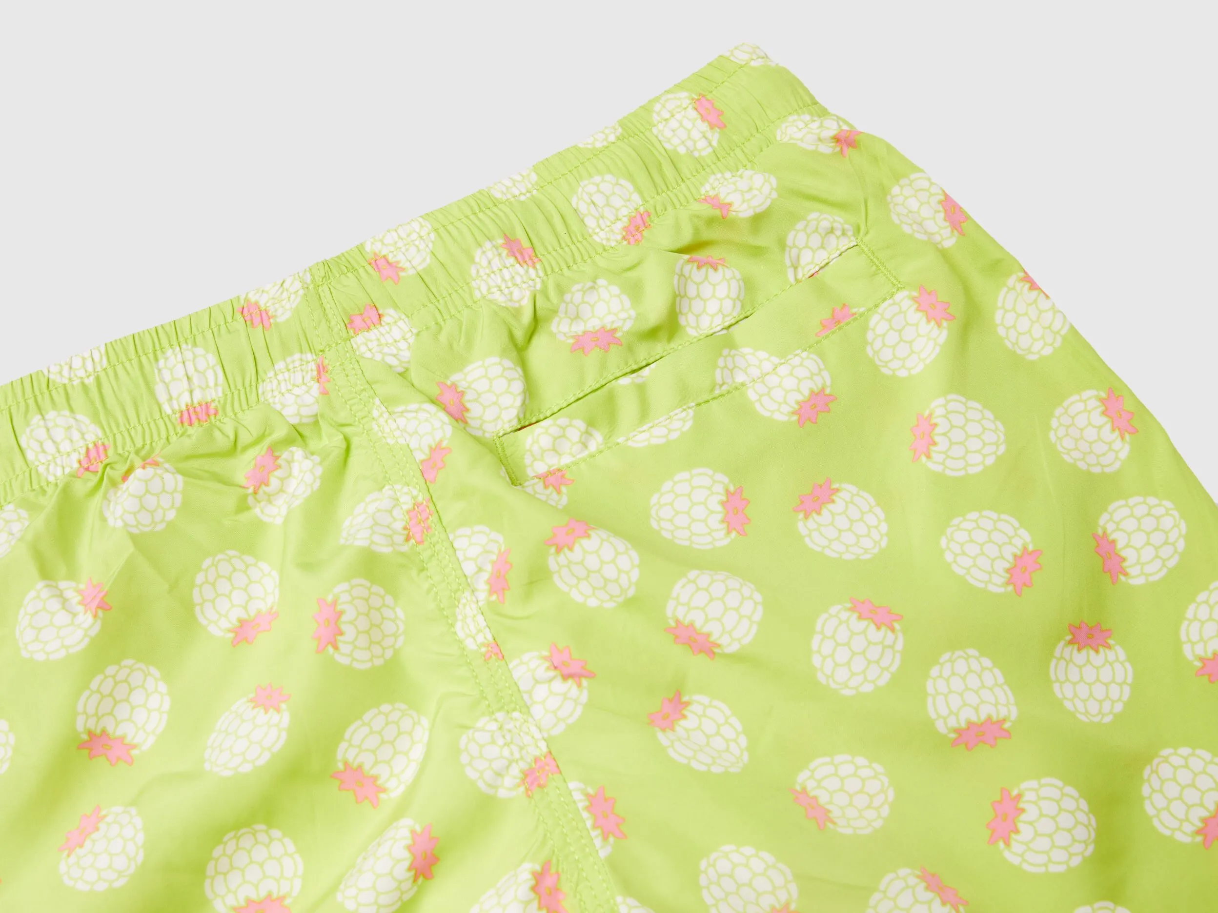 Bañador bóxer con estampado de fresas