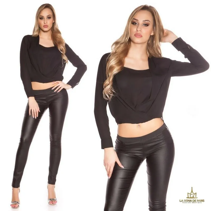 Blusa moda y diseño con aplicaciones 