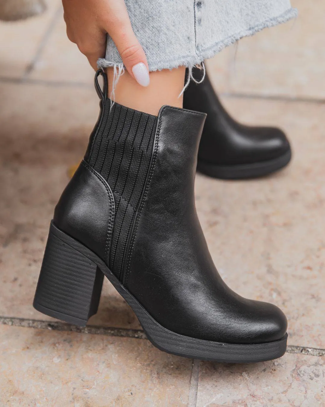 BOTINES DE MUJER NEGROS CON TACóN  LUCILLE