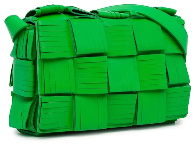 Bottega Veneta Bandolera de napa verde Intrecciato con flecos 