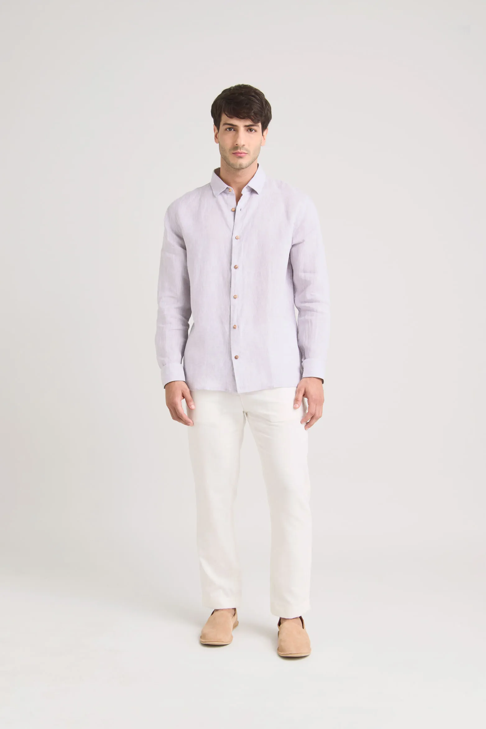 Camisa manga larga en lino para hombre silueta semi ajustada
