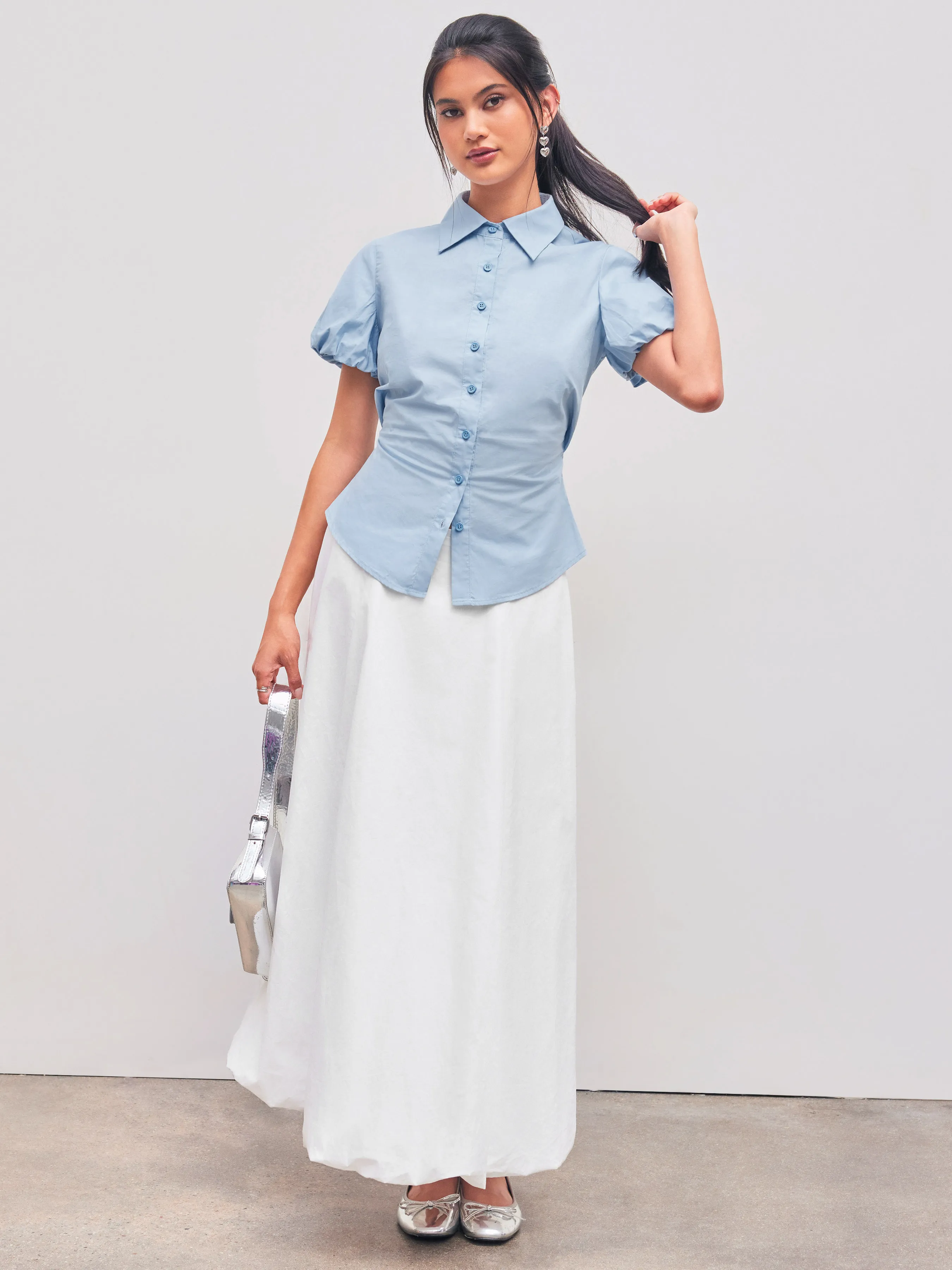 Camisa sólida con botones y manga abullonada