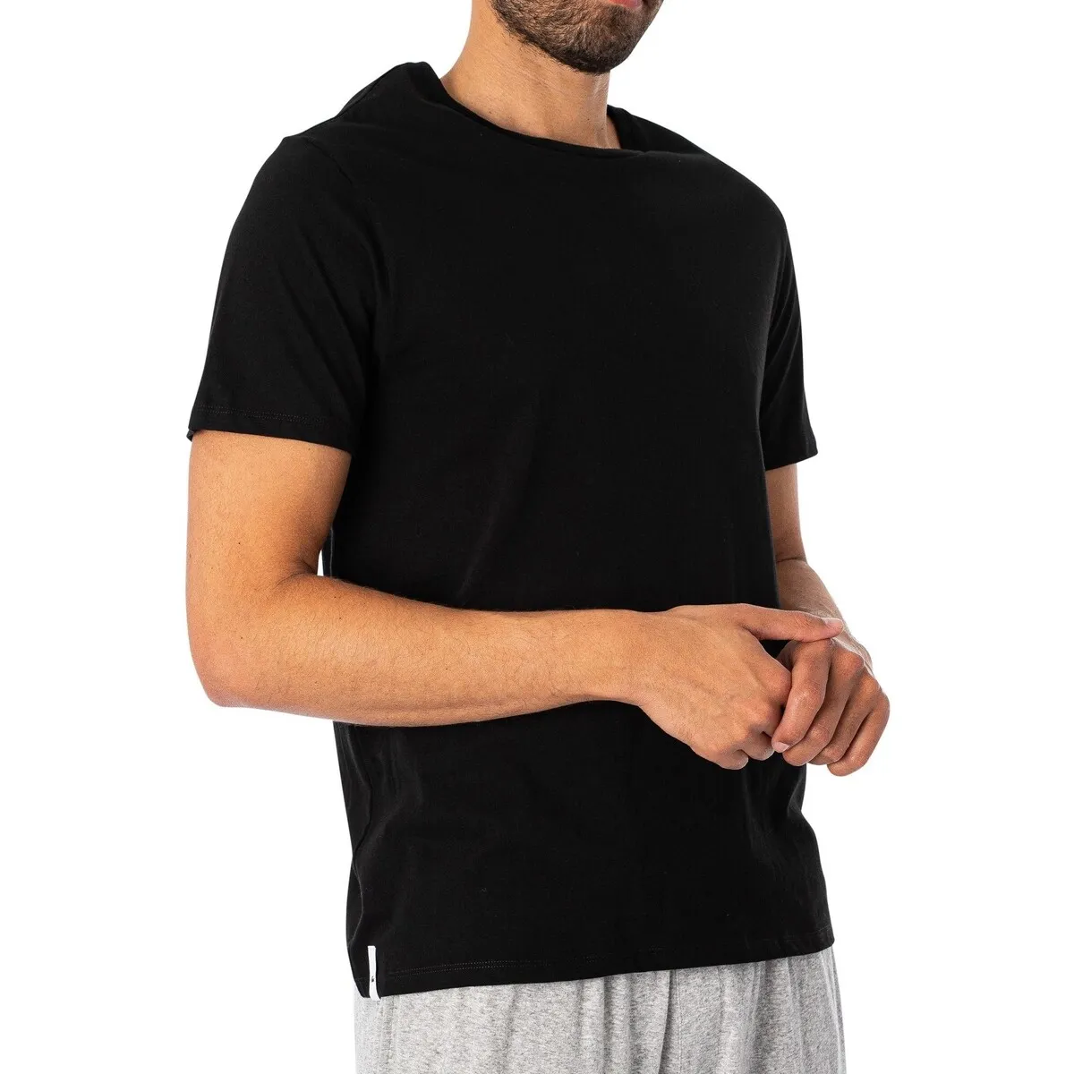 Camiseta Con 3 Pares De Camisetas