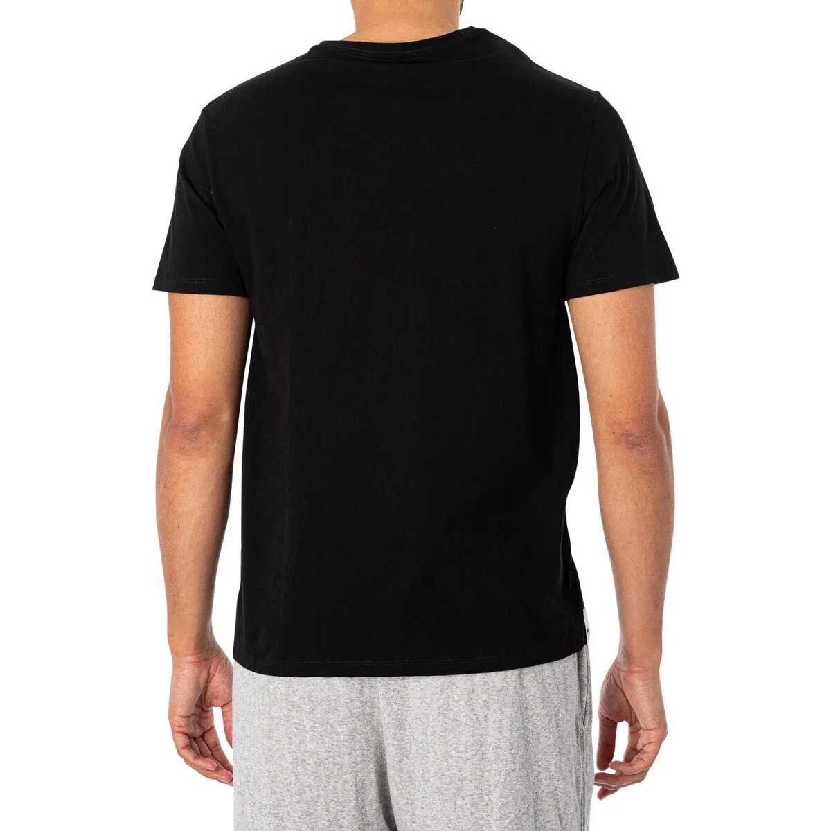 Camiseta Con 3 Pares De Camisetas