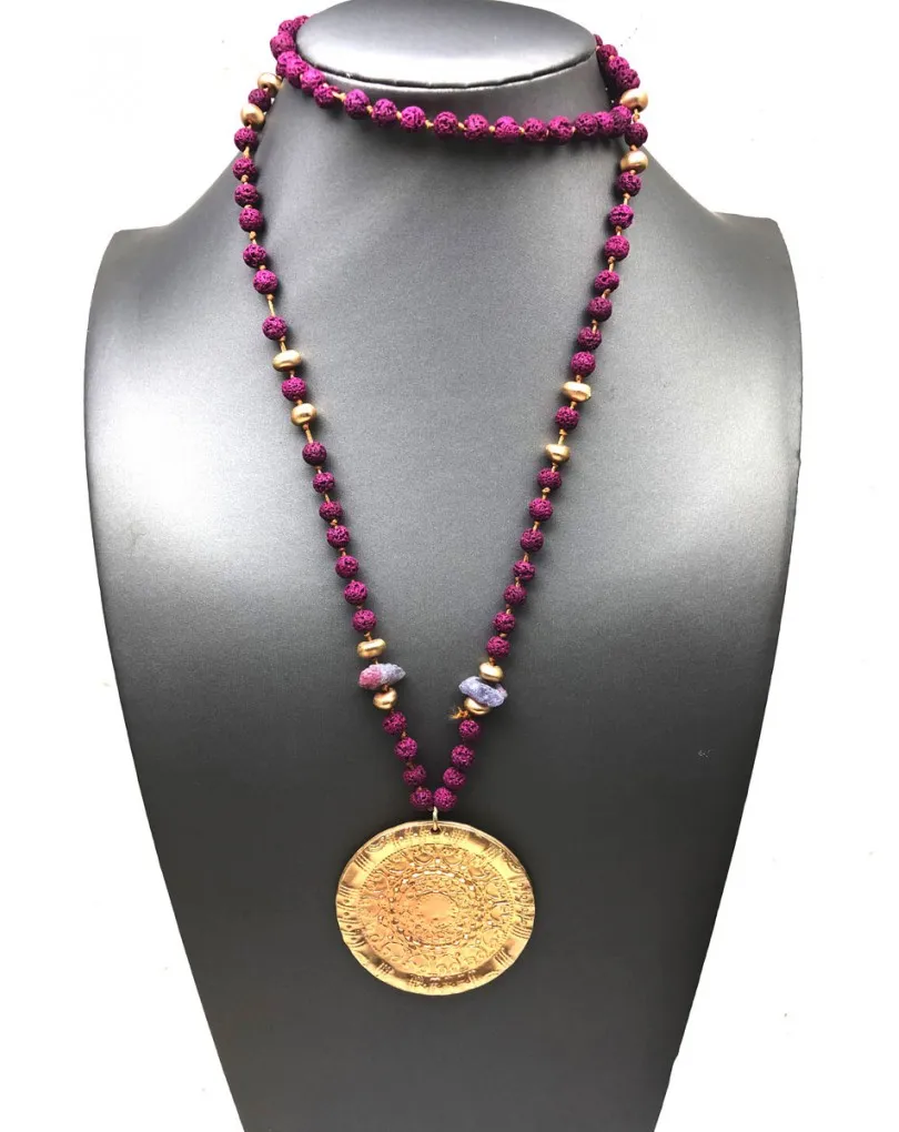 COLLARES ORIGINALES REALIZADOS A MANO CON CUENTAS DE LAVA