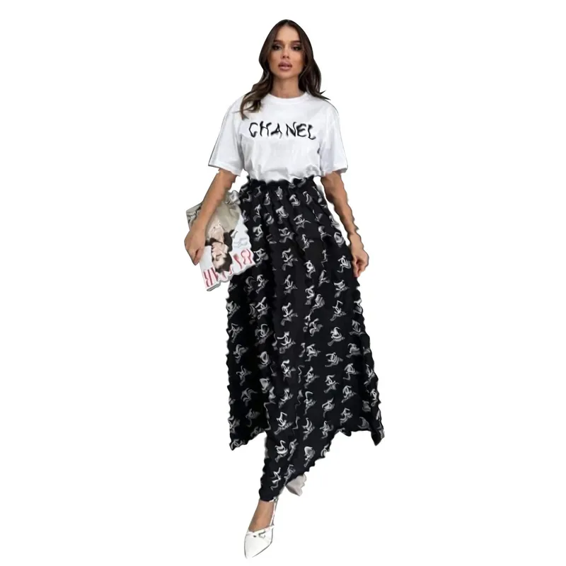 Diseñador impreso vestido de dos piezas Mujeres Camiseta de manga corta de mujeres y juegos de falda larga Barco gratis
