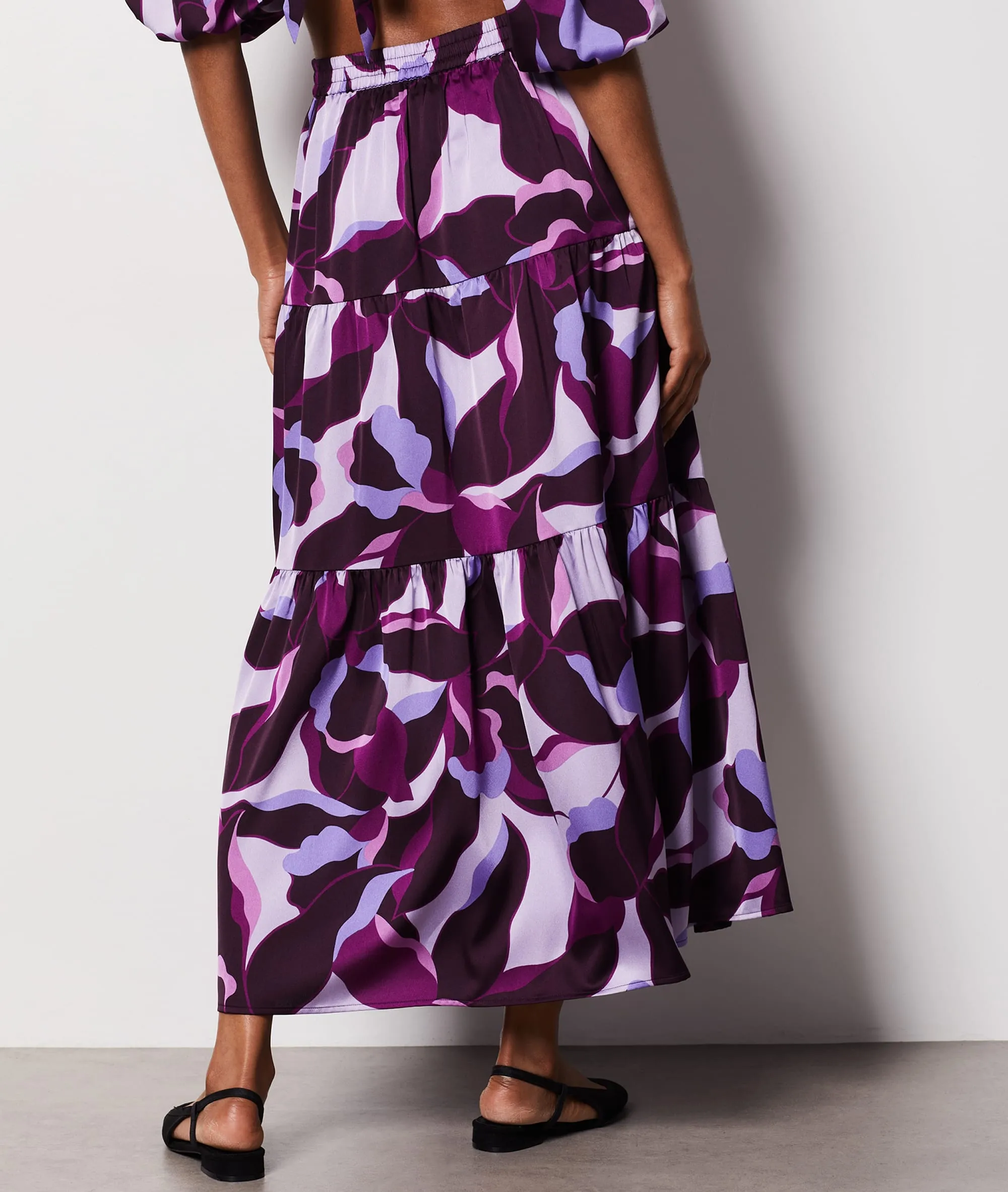 FALDA LARGA ESTAMPADA UZES IMP FD VIOLET.  ETAM