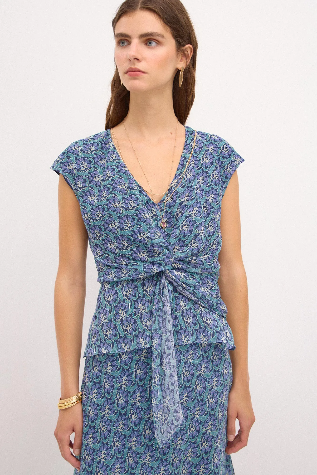 Hoss Intropia Camelia. Top nudo estampado lurex.