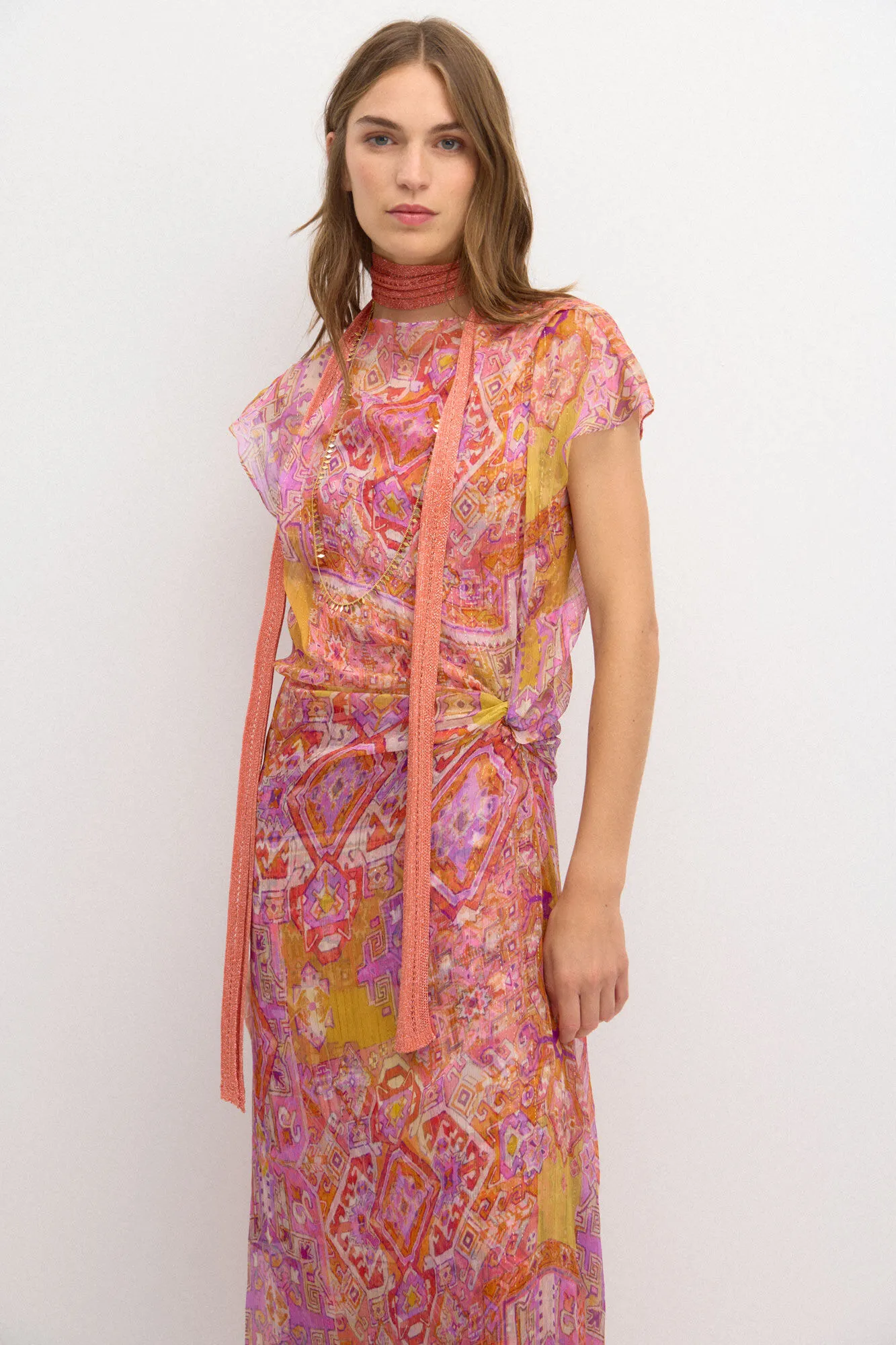 Hoss Intropia Jara. Vestido seda nudo.
