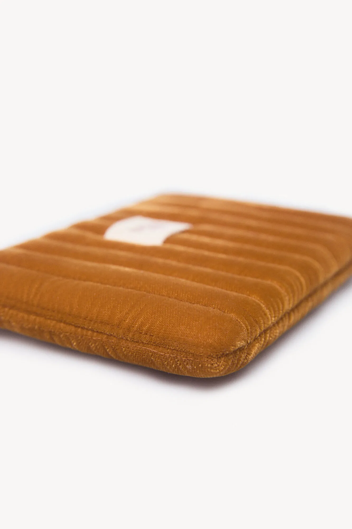 Hoss Intropia Layla.Cartera terciopelo acolchado