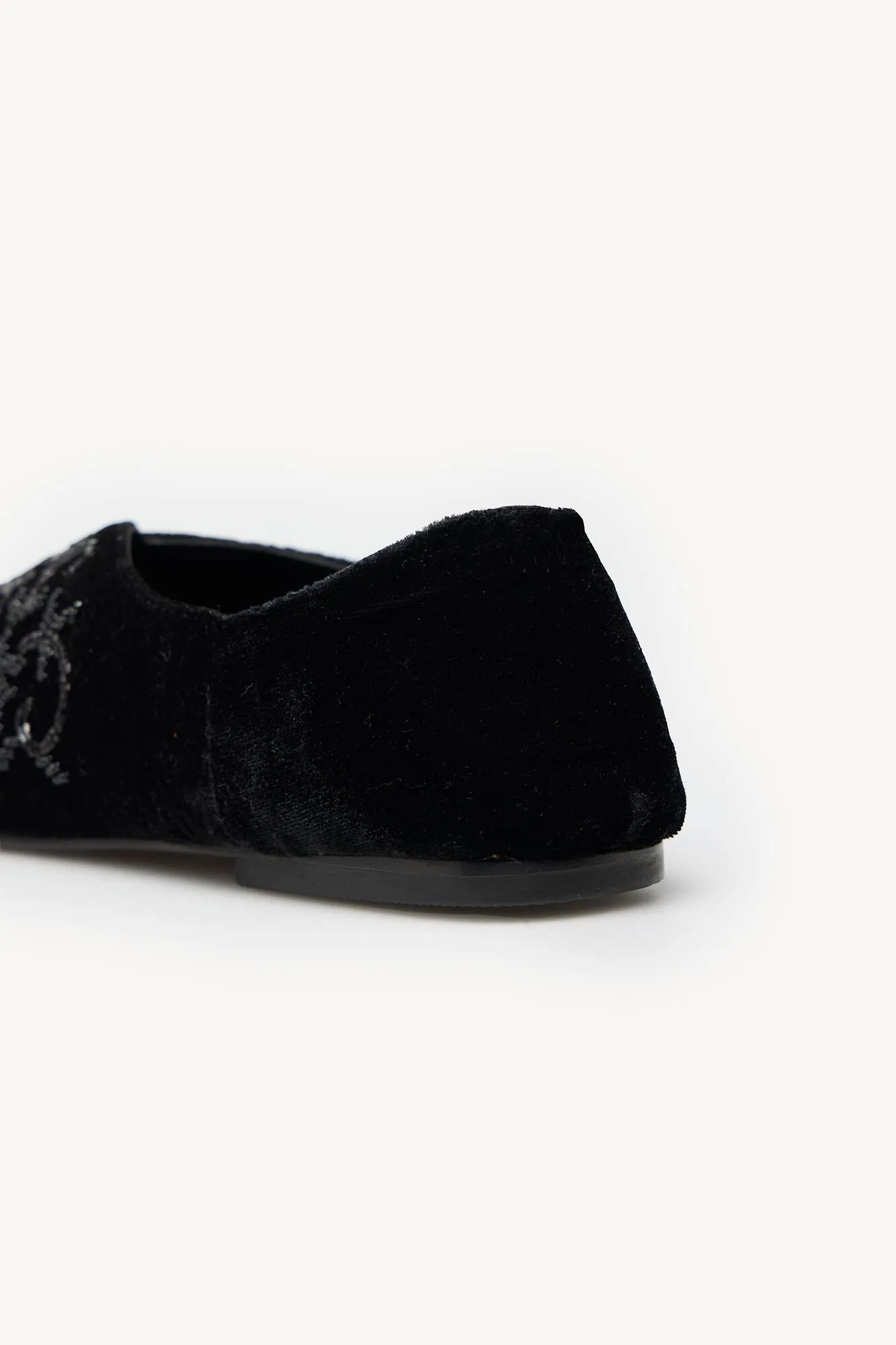 Hoss Intropia Maira. Babuchas de terciopelo