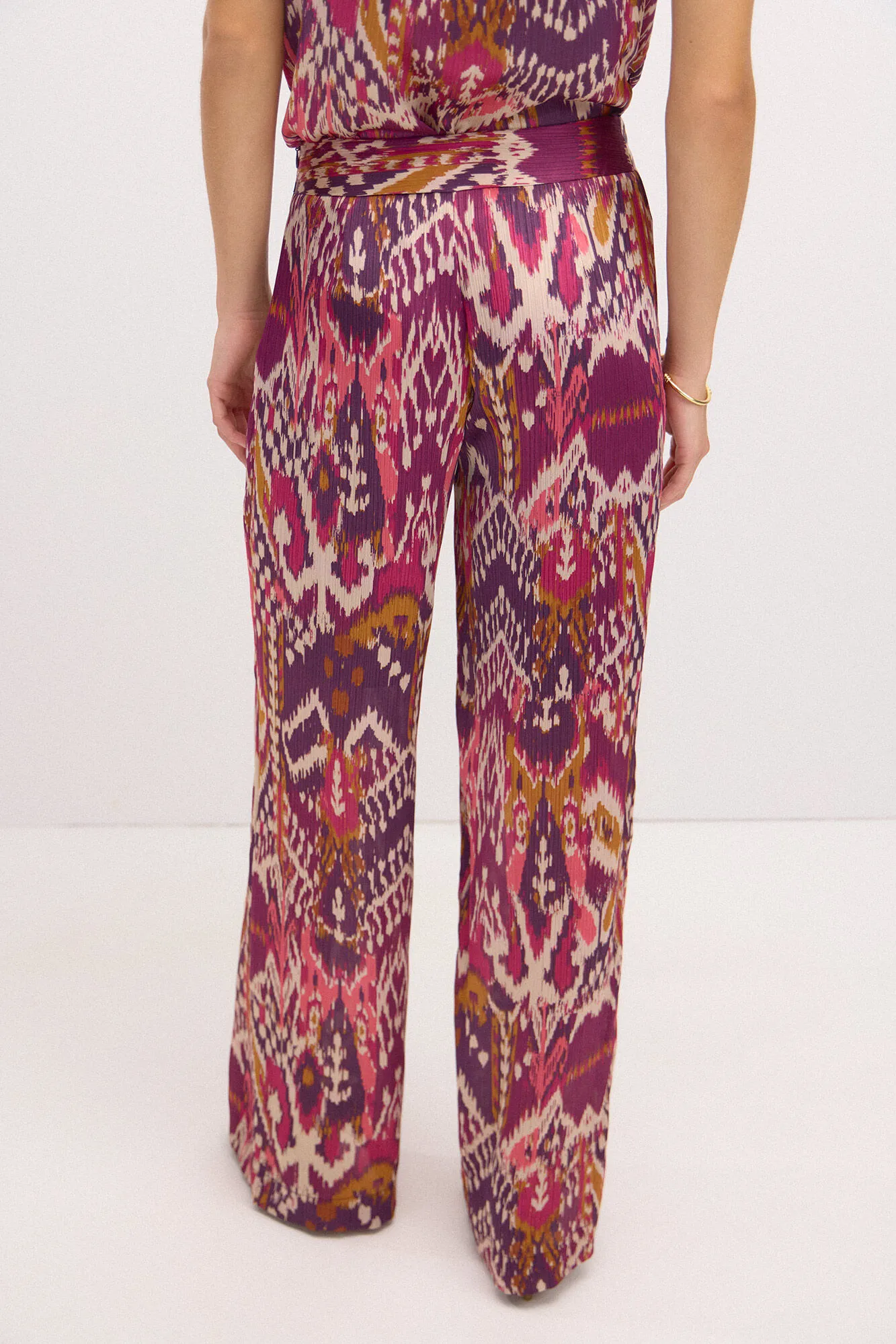 Hoss Intropia Pandra. Pantalón fluido estampado