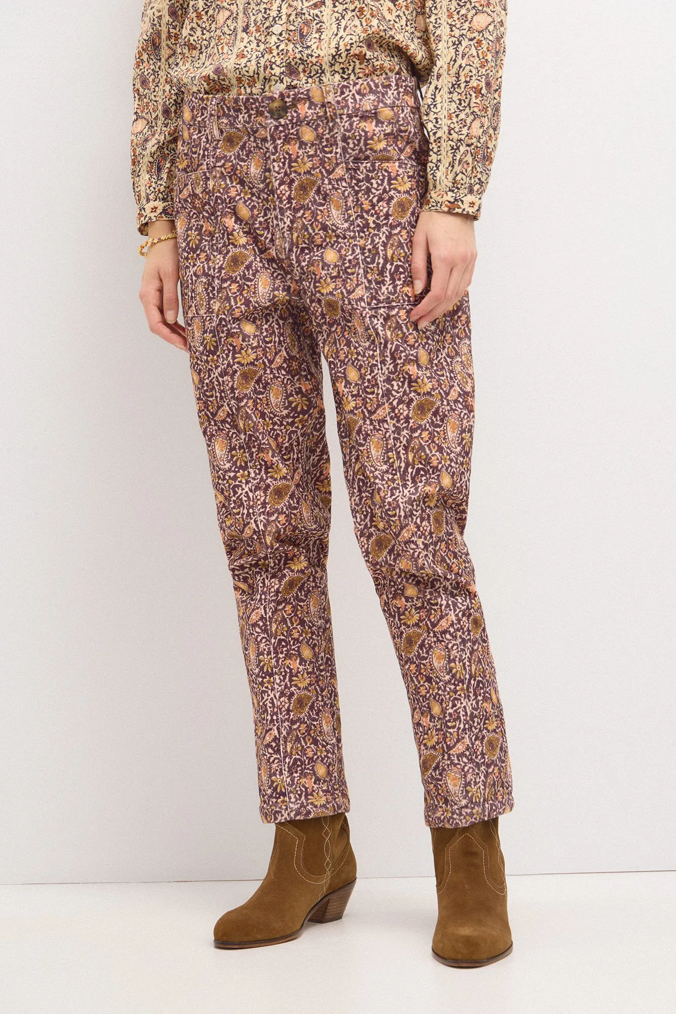 Hoss Intropia Pía. Pantalón de pana estampado