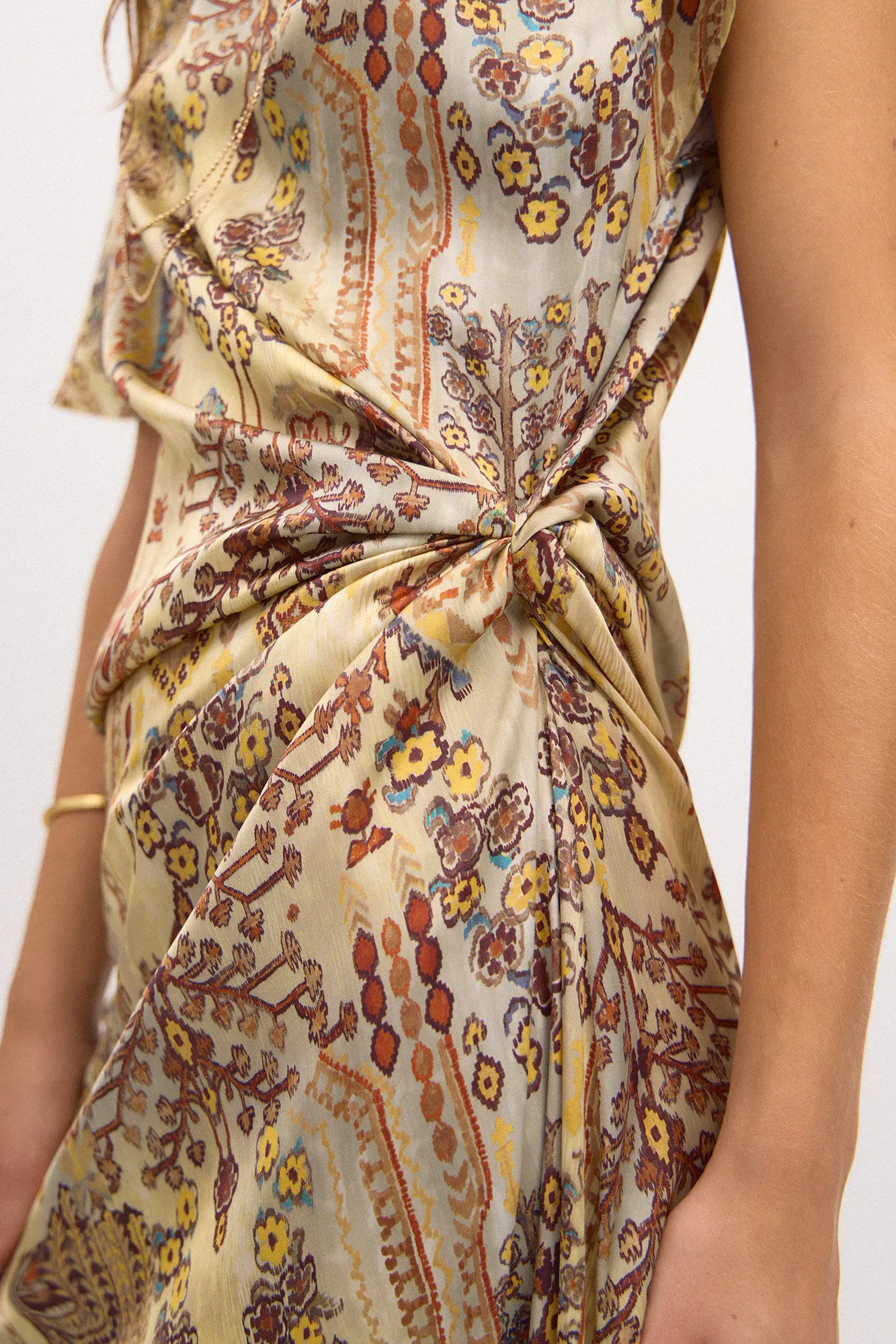 Hoss Intropia Rocio. Vestido estampado nudo.