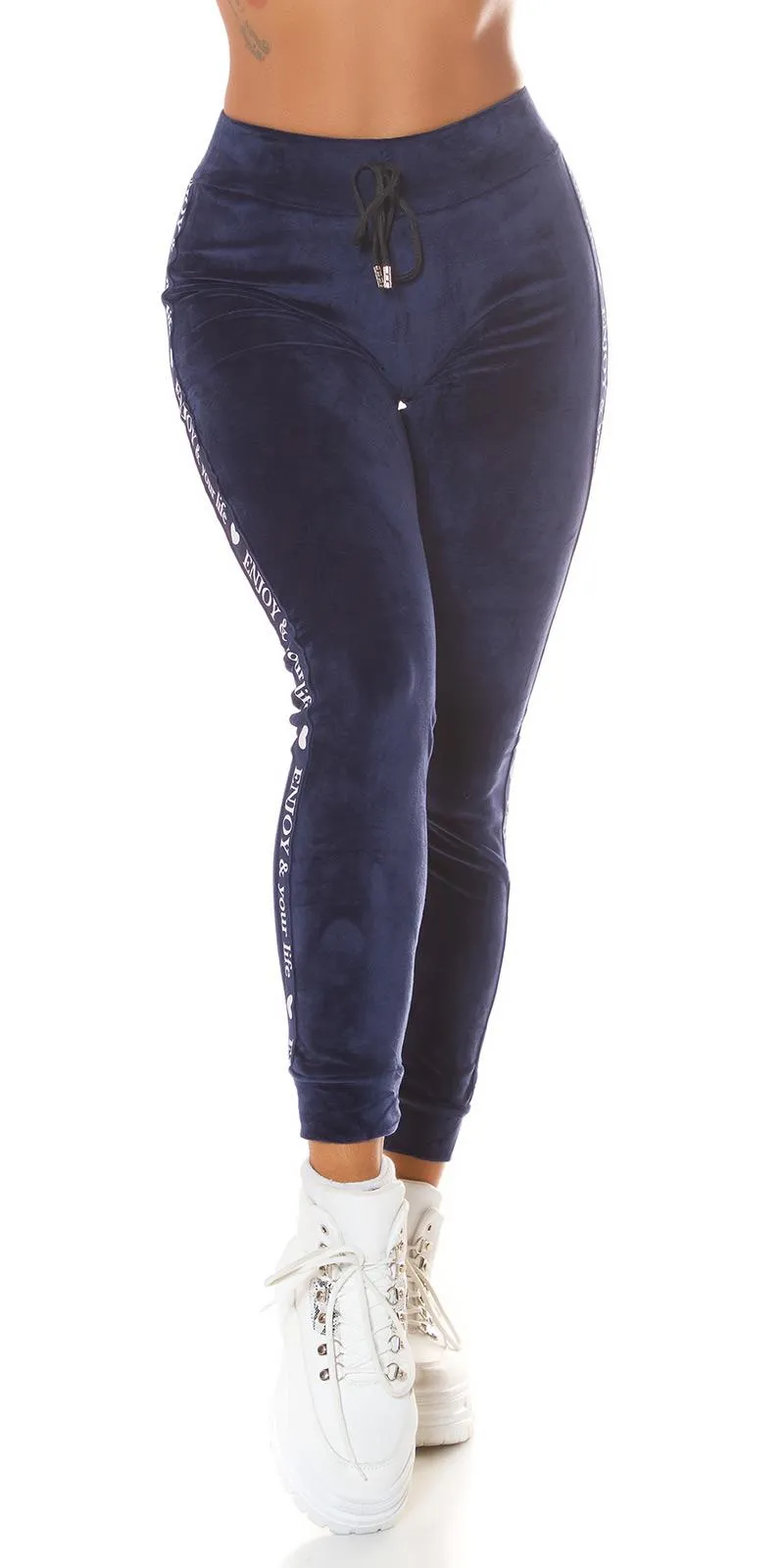 Jogger azul con acabado de terciopelo
