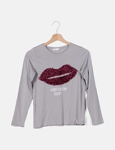 Mango Camiseta gris print mouth texturizado con mensaje