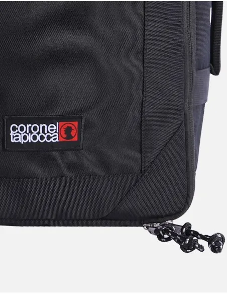 Mochila de viaje unisex de Coronel Tapiocca de color negro con cremallera 40x20x25 cm
