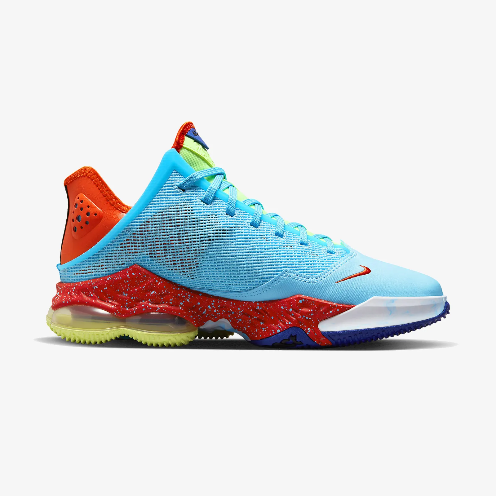 Nike LeBron 19 Low 