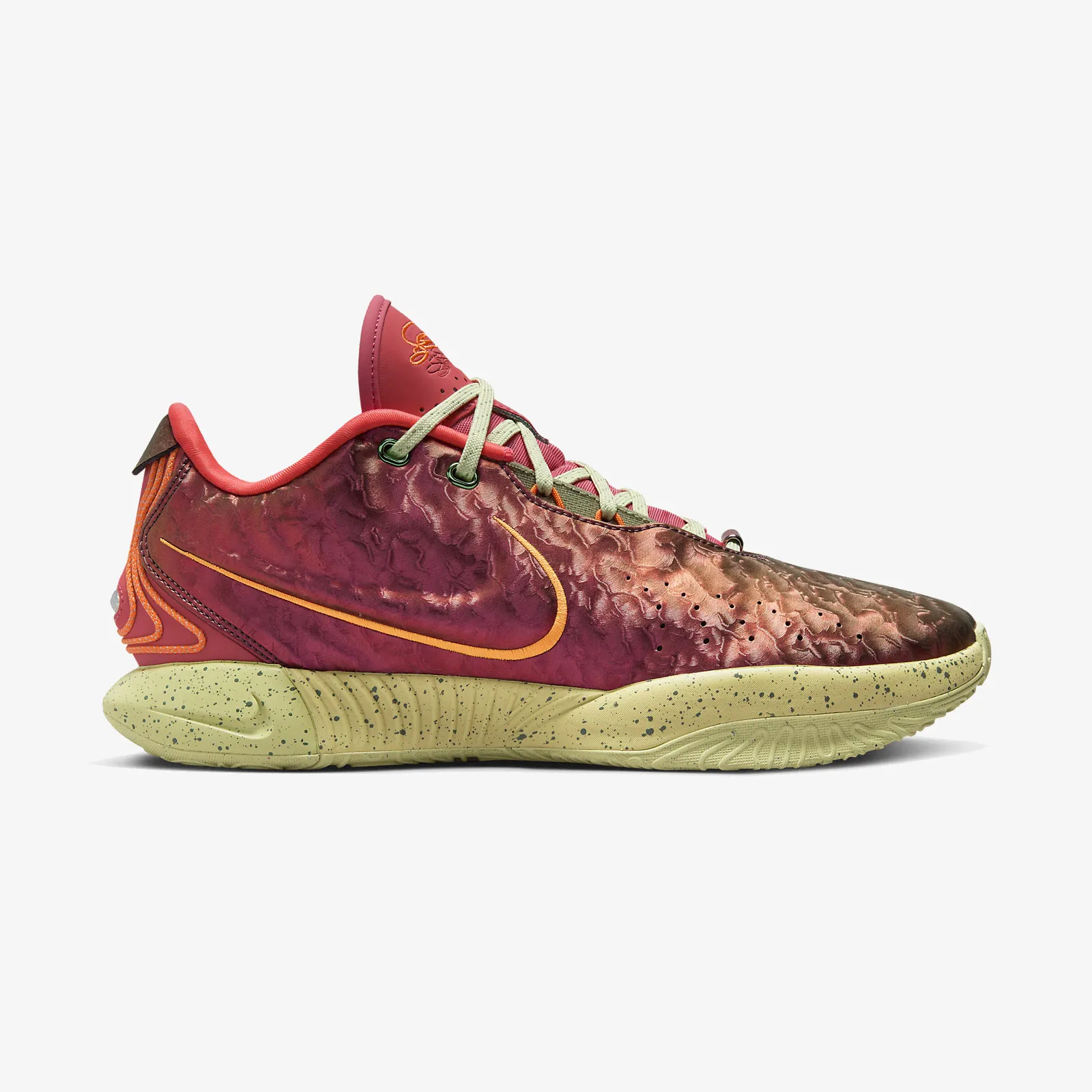 Nike LeBron XXI 