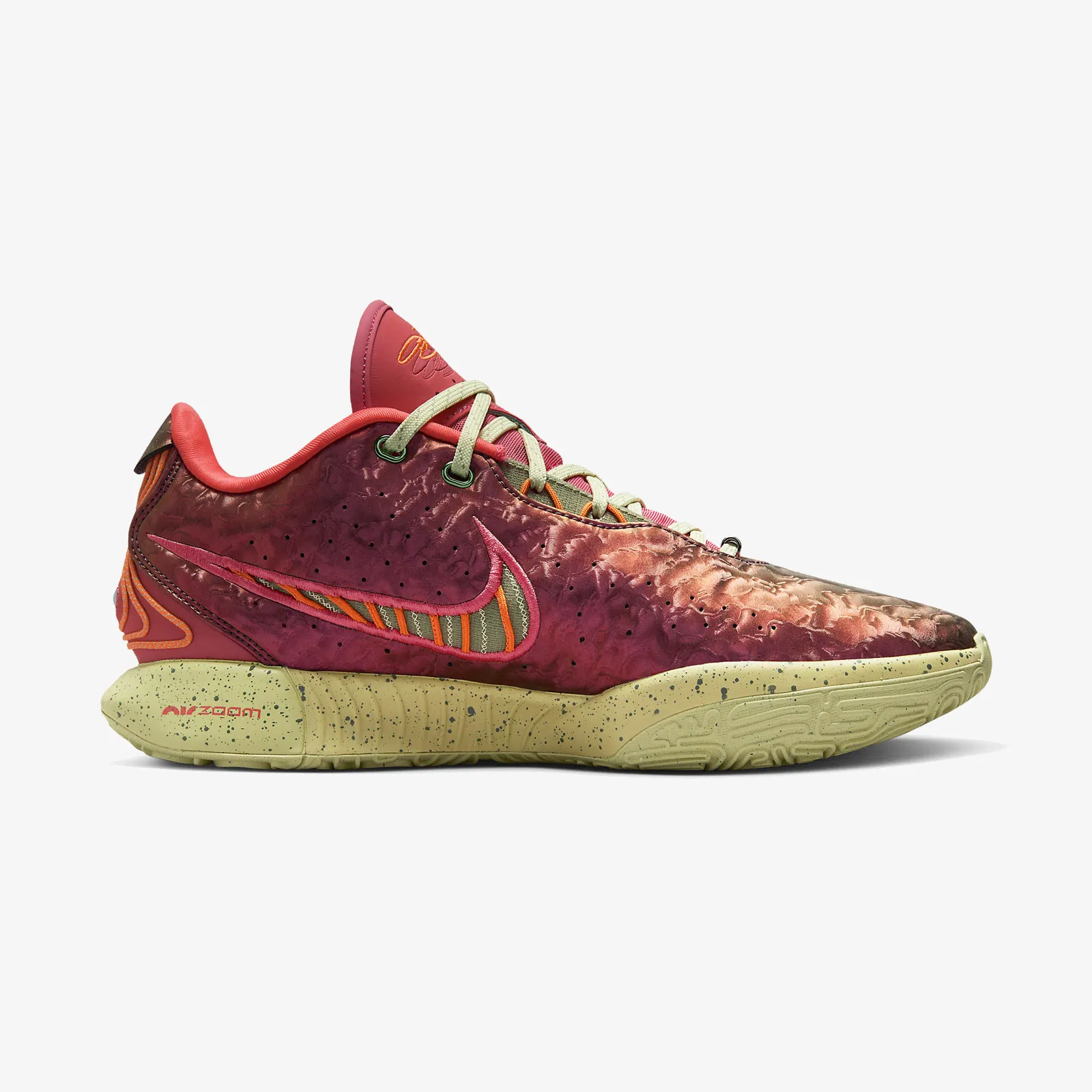 Nike LeBron XXI 