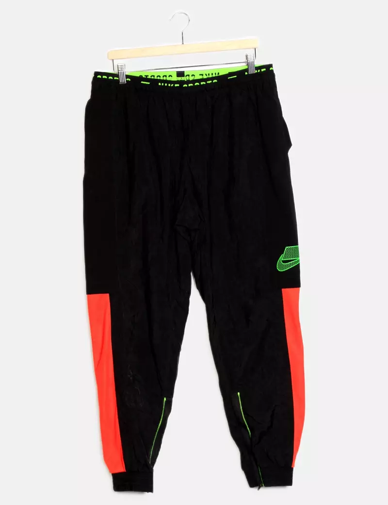 Nike Pantalones de chándal y joggers Anchos