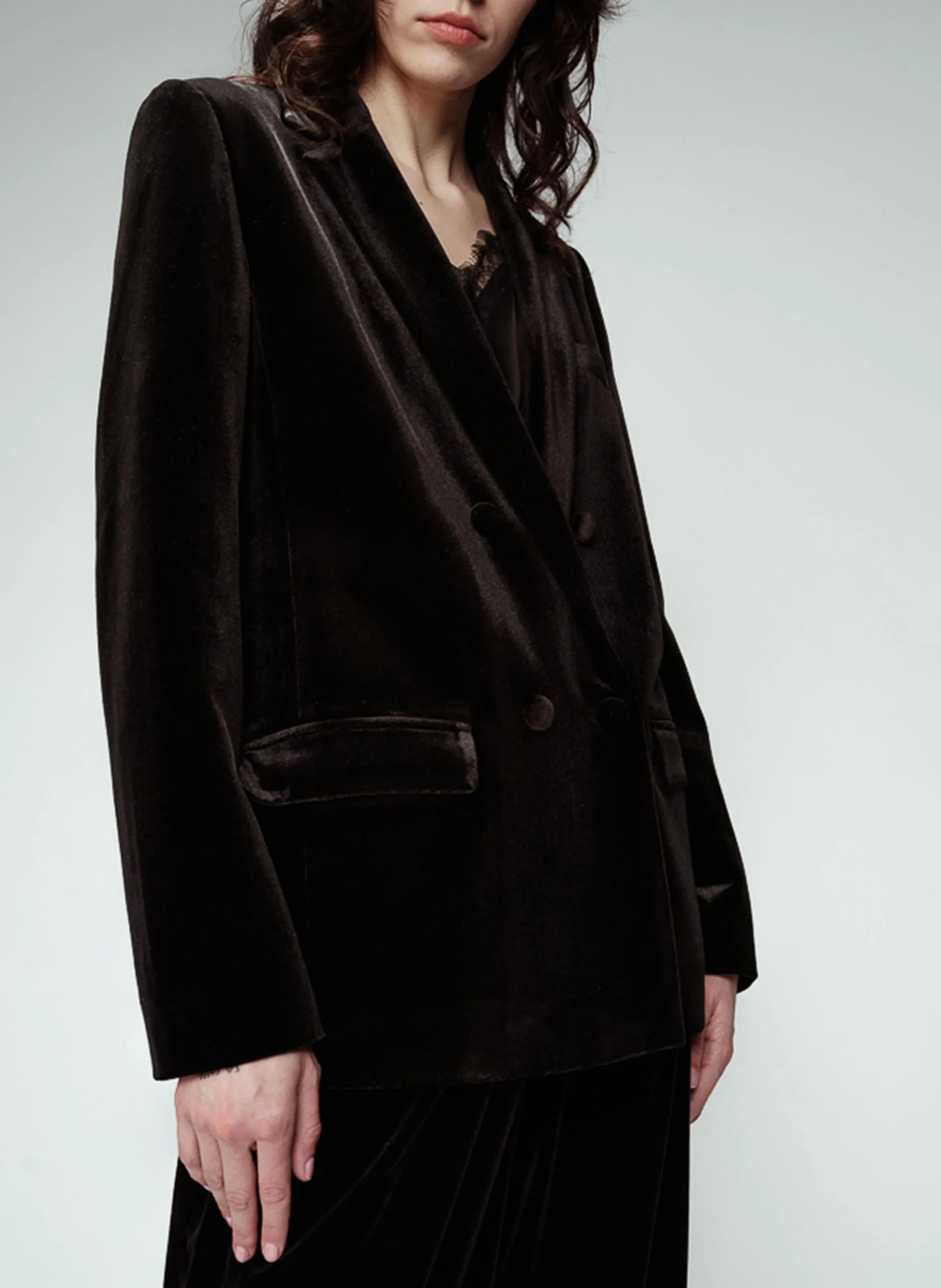 ODILE  CHAQUETA SASTRE EFECTO TERCIOPELO EN NEGRO