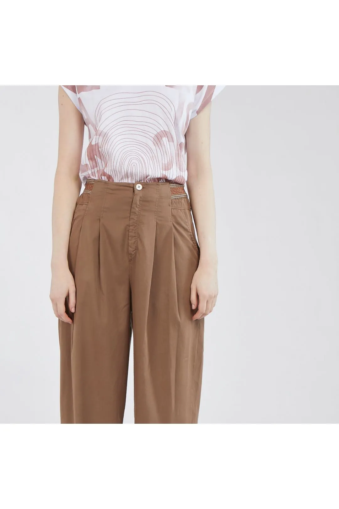 pantalones anchos en tejido técnico