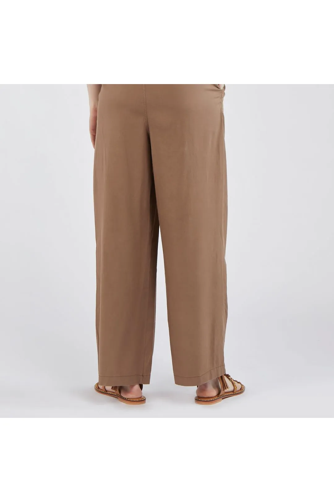 pantalones anchos en tejido técnico