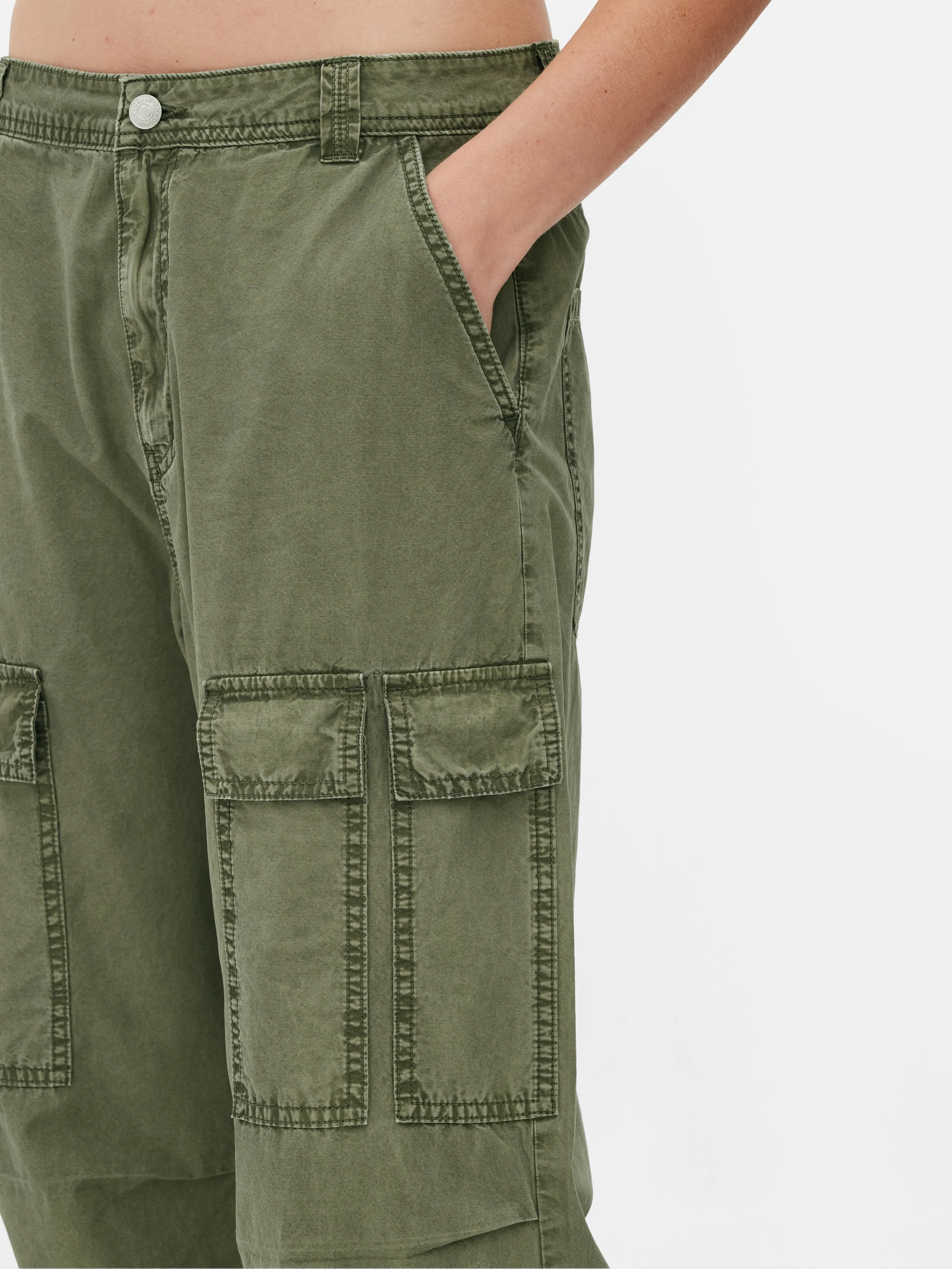 Pantalones cargo de pernera ancha de Rita Ora
