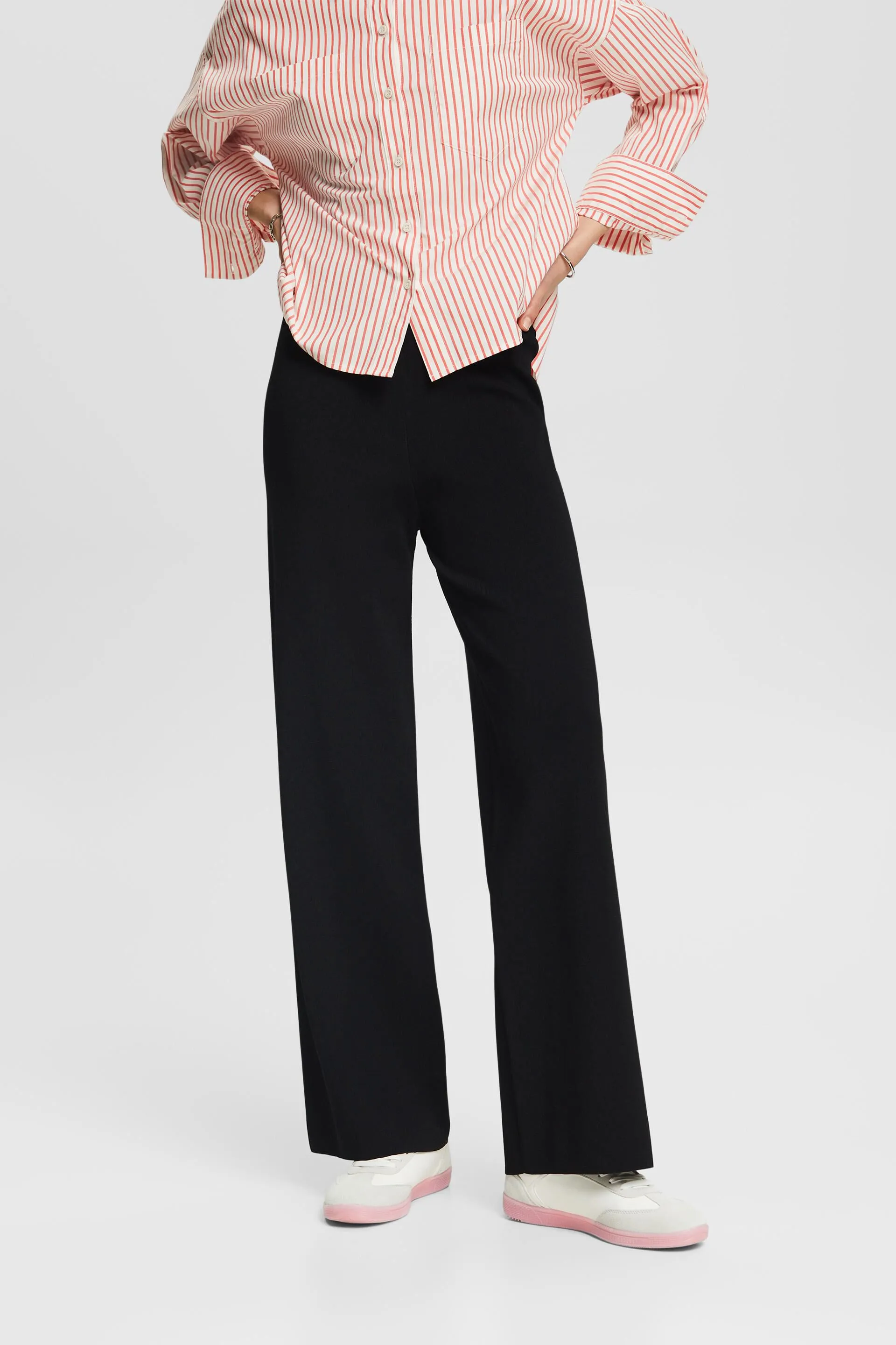 Pantalones de pernera ancha
