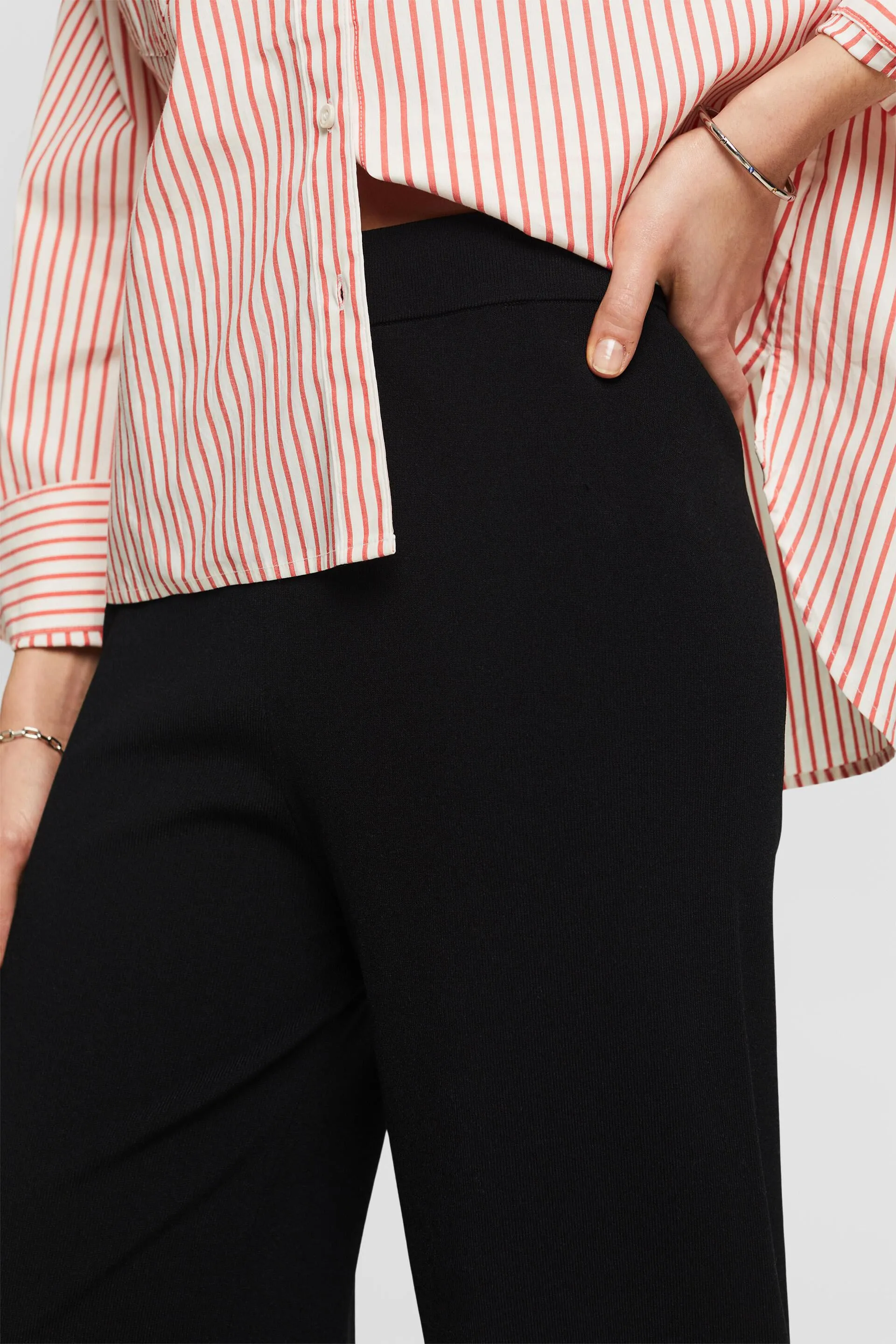 Pantalones de pernera ancha