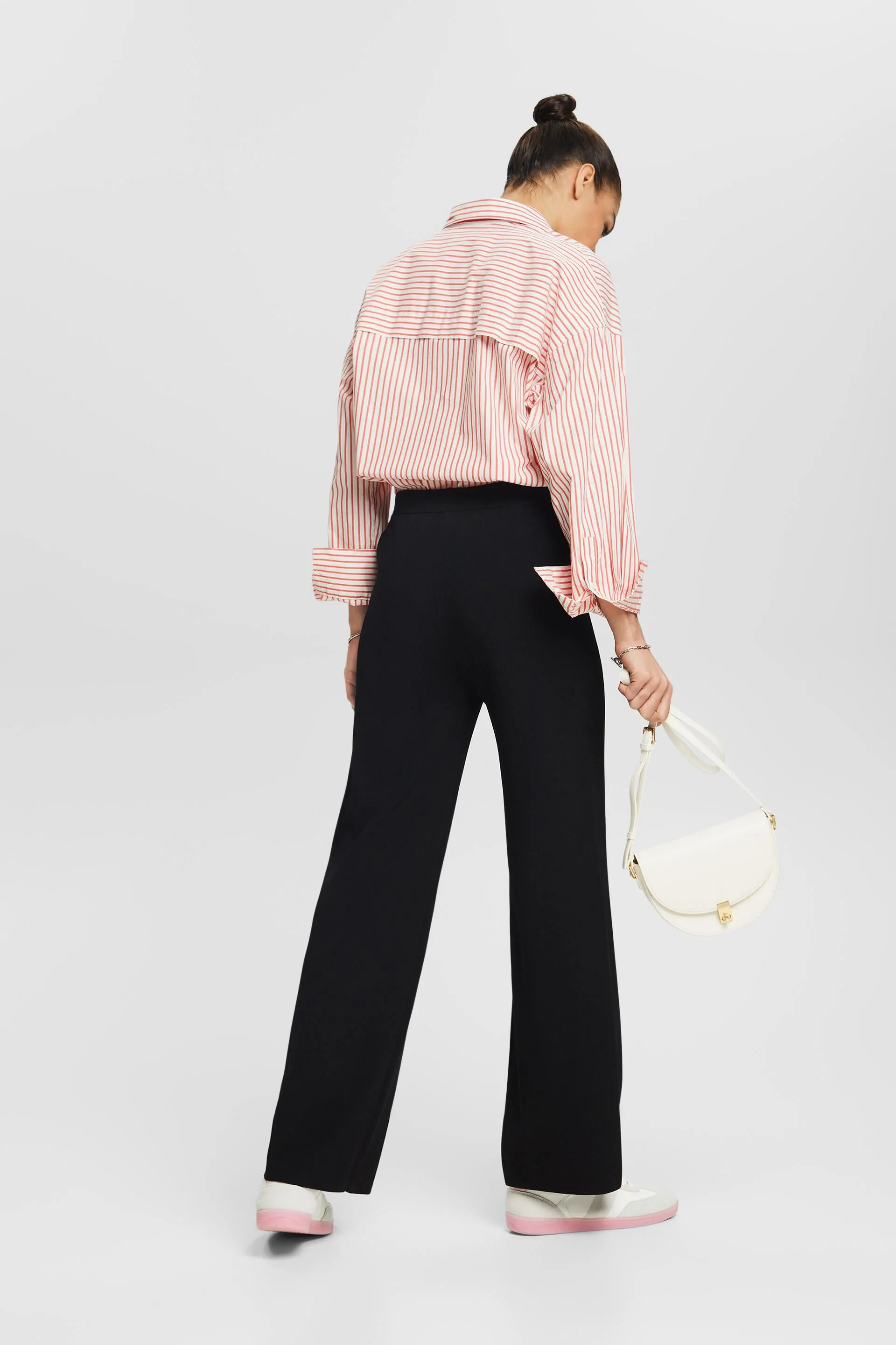 Pantalones de pernera ancha
