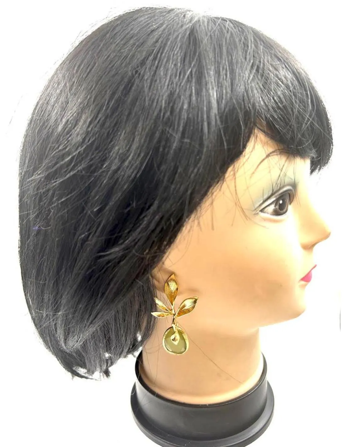 PENDIENTES BODA DE PIEDRAS VERDES OLIVA Y DORADOS MUY ELEGANTES