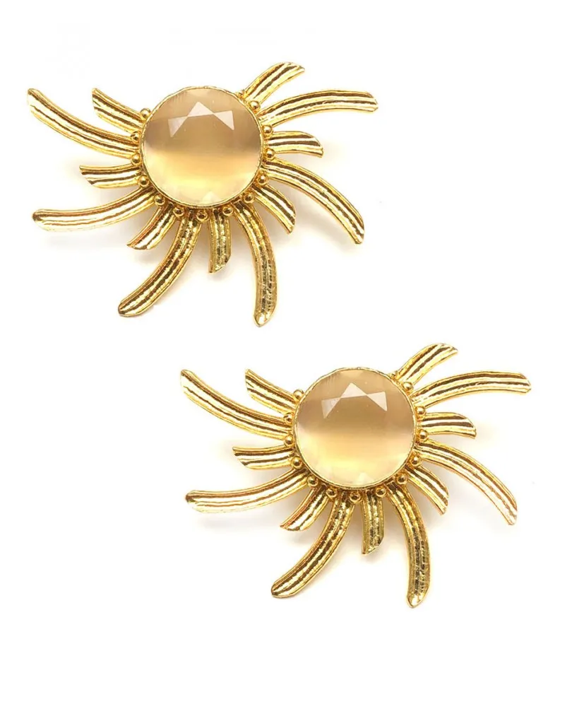 PENDIENTES DORADOS CORTOS MUY ELEGANTES Y SOFISTICADOS 