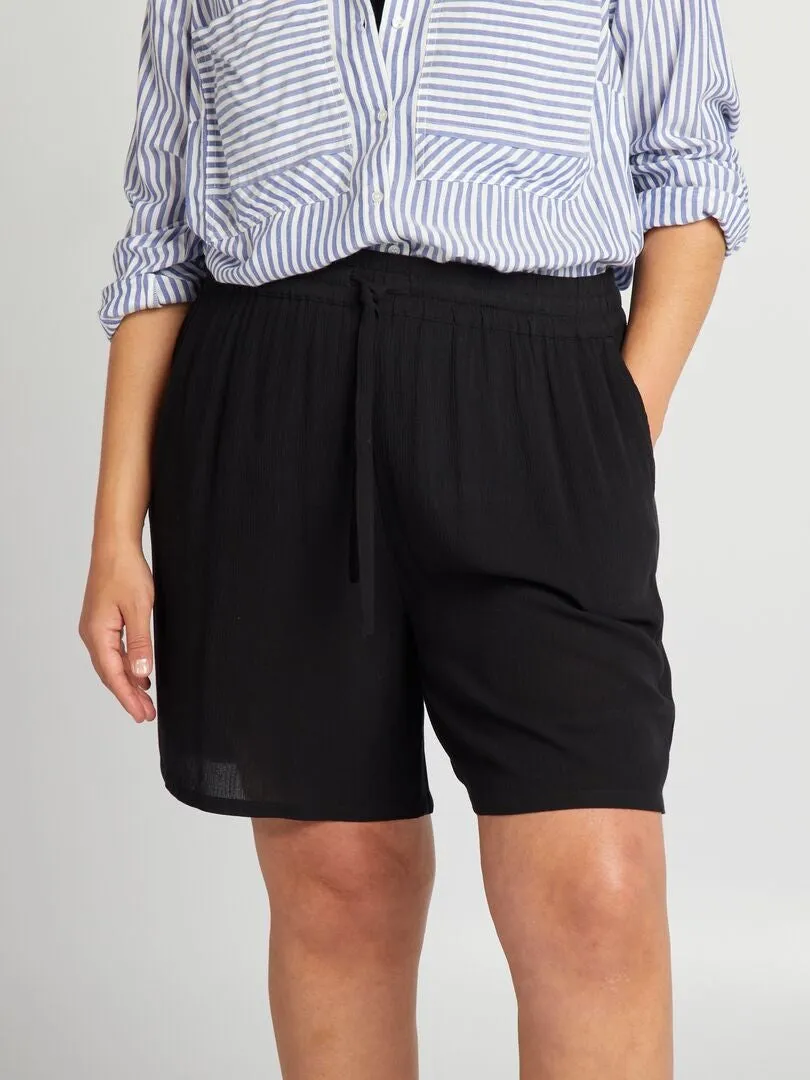 SHORT RECTO DE PUNTO DE CREPé  NEGRO