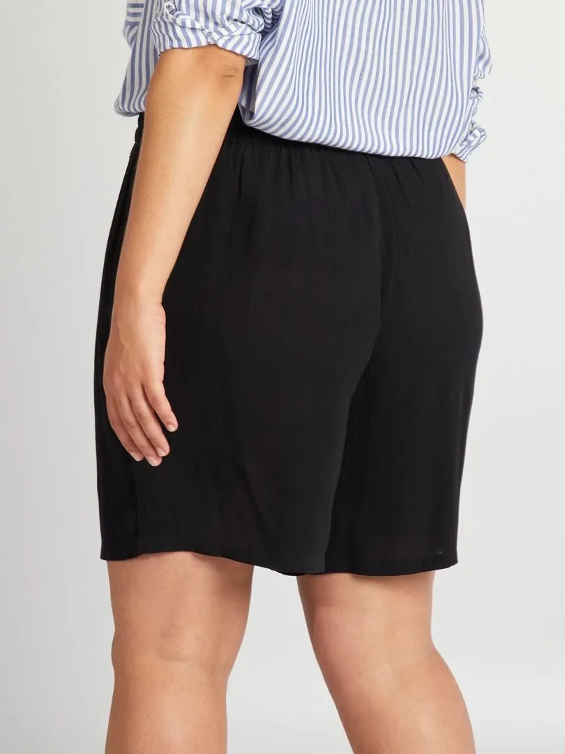 SHORT RECTO DE PUNTO DE CREPé  NEGRO