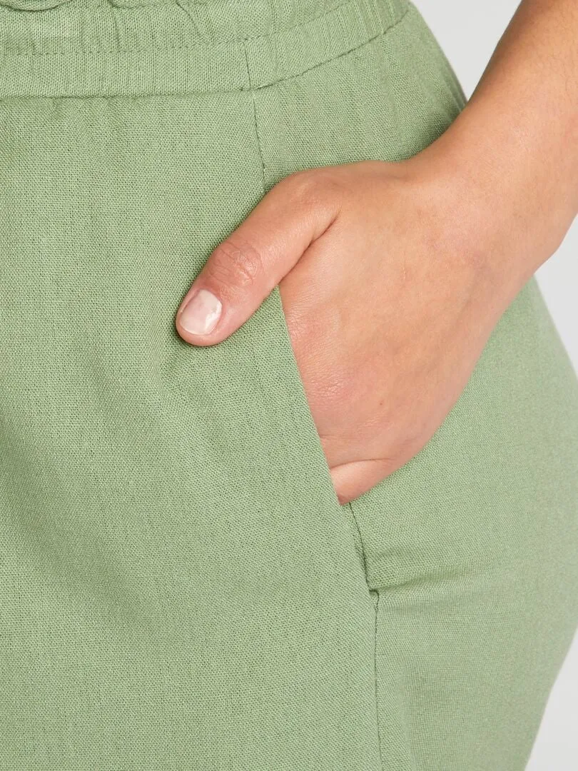 SHORT VAPOROSO DE MEZCLA DE LINO 'VERO MODA CURVE'  VERDE