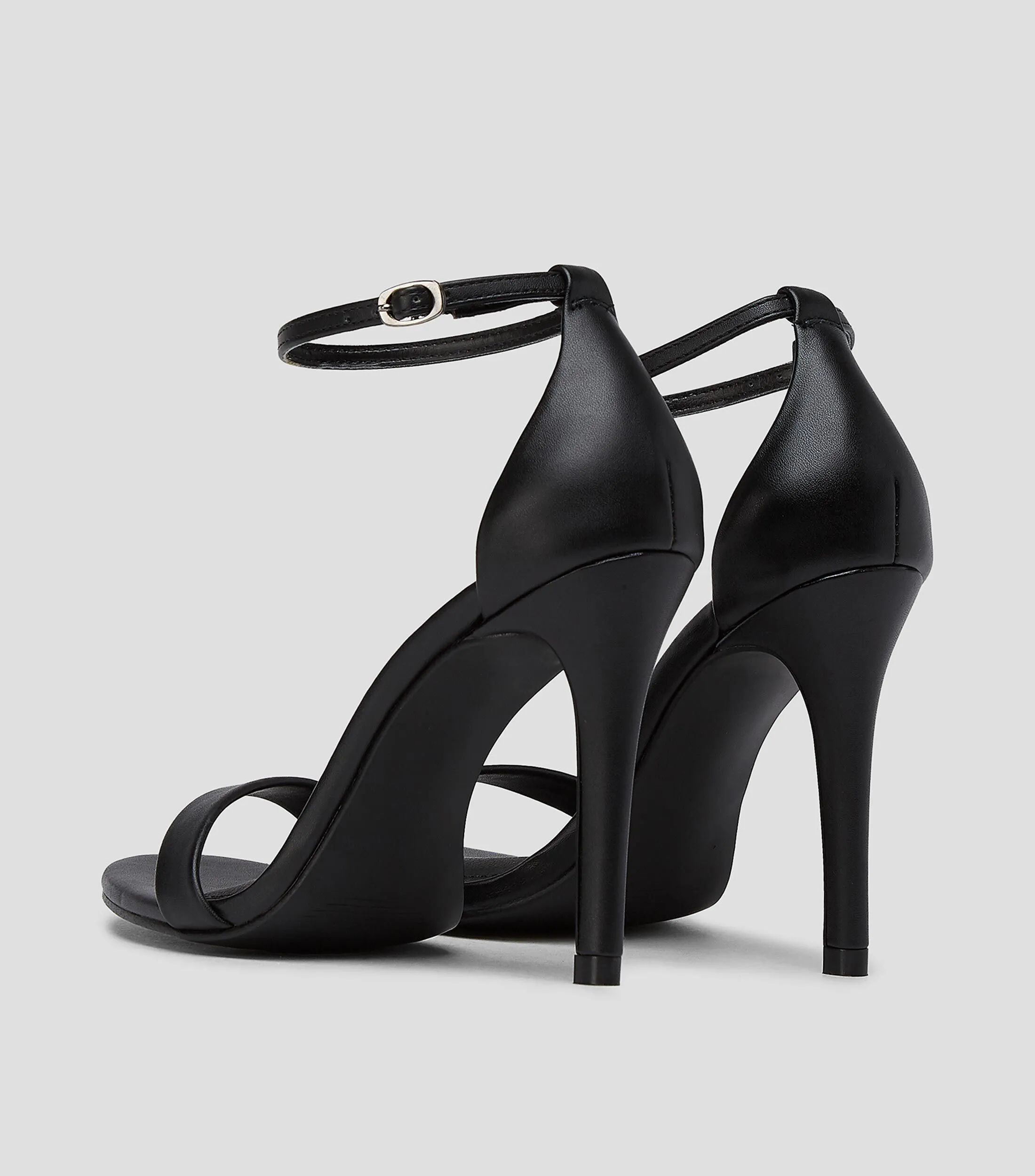 Steve Madden Sandalias negras con tacón alto de aguja Stecy Mujer