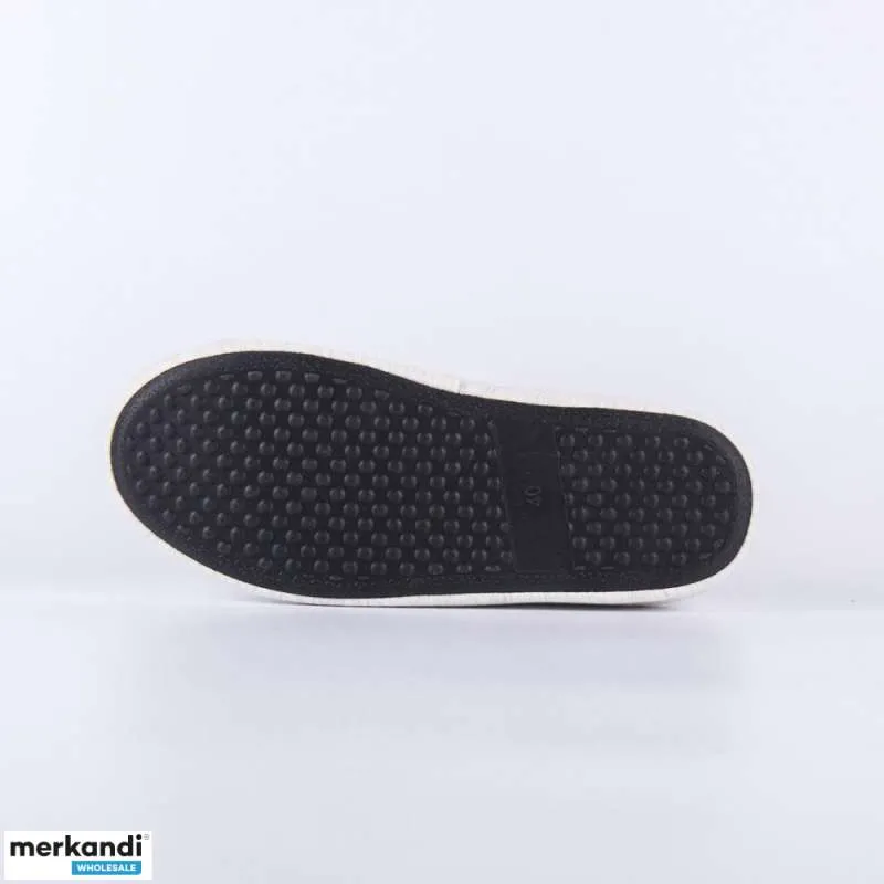 STOCK DE ZAPATILLAS PARA NIñOS Y ADULTOS  MICKEY MOUSE STOCK