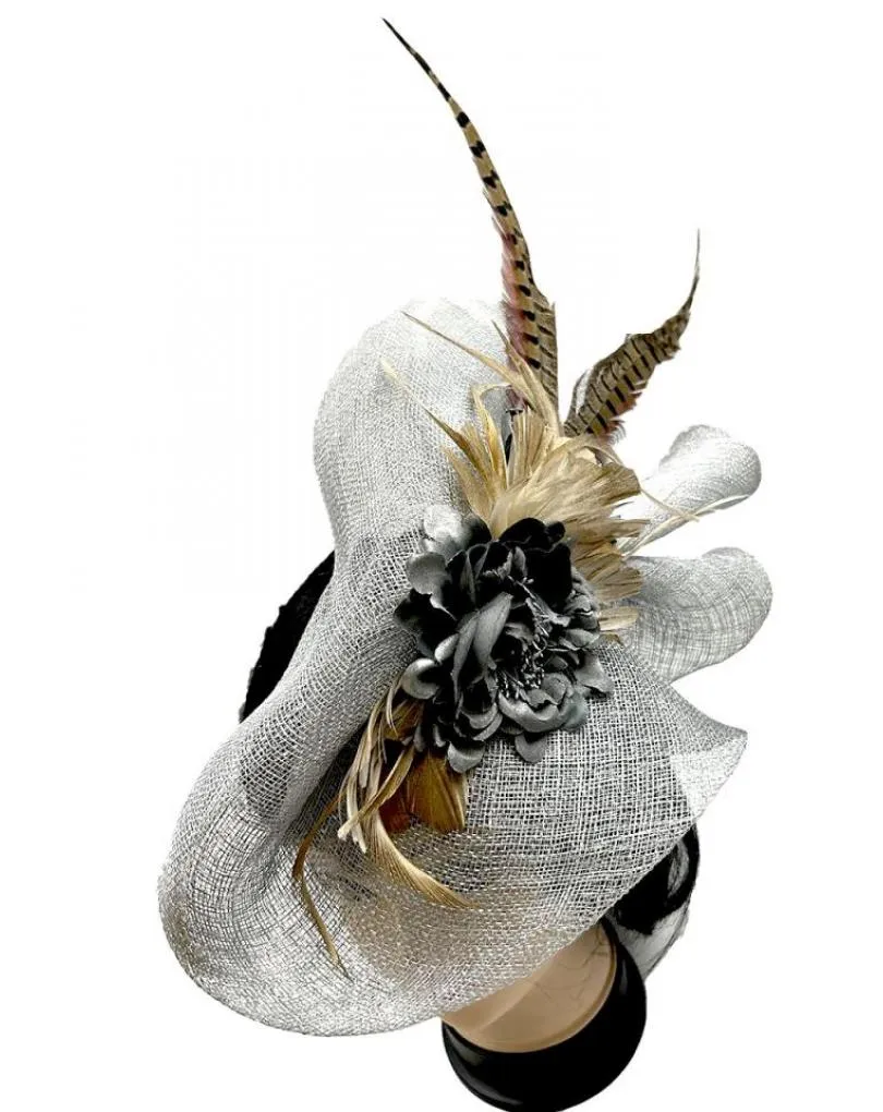 TOCADOS BODA GRISES CON EXQUISITO DISEÑO CON PLUMAS FAISAN