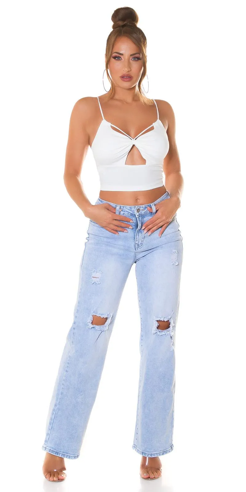 Top crop con recortes y tirantes blanco
