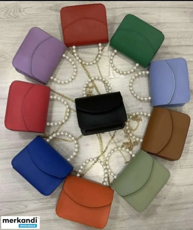 Turquía presenta una selección de bolsos de mujer de moda para la venta al por mayor.